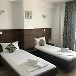 Medeea Gazde/Camere de închiriat